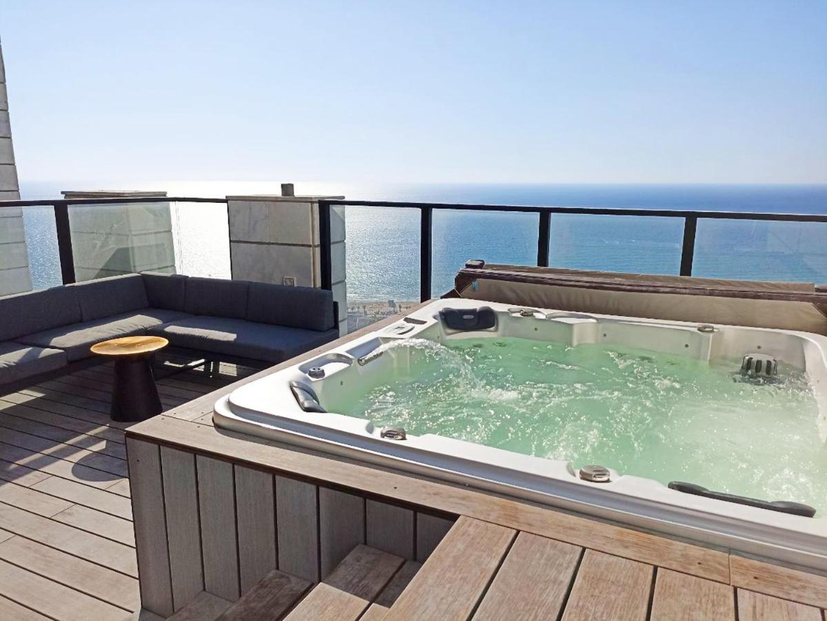 Yalarent Sea-Breeze Penthouse With Jacuzzi Apartment Бат Ям Екстериор снимка
