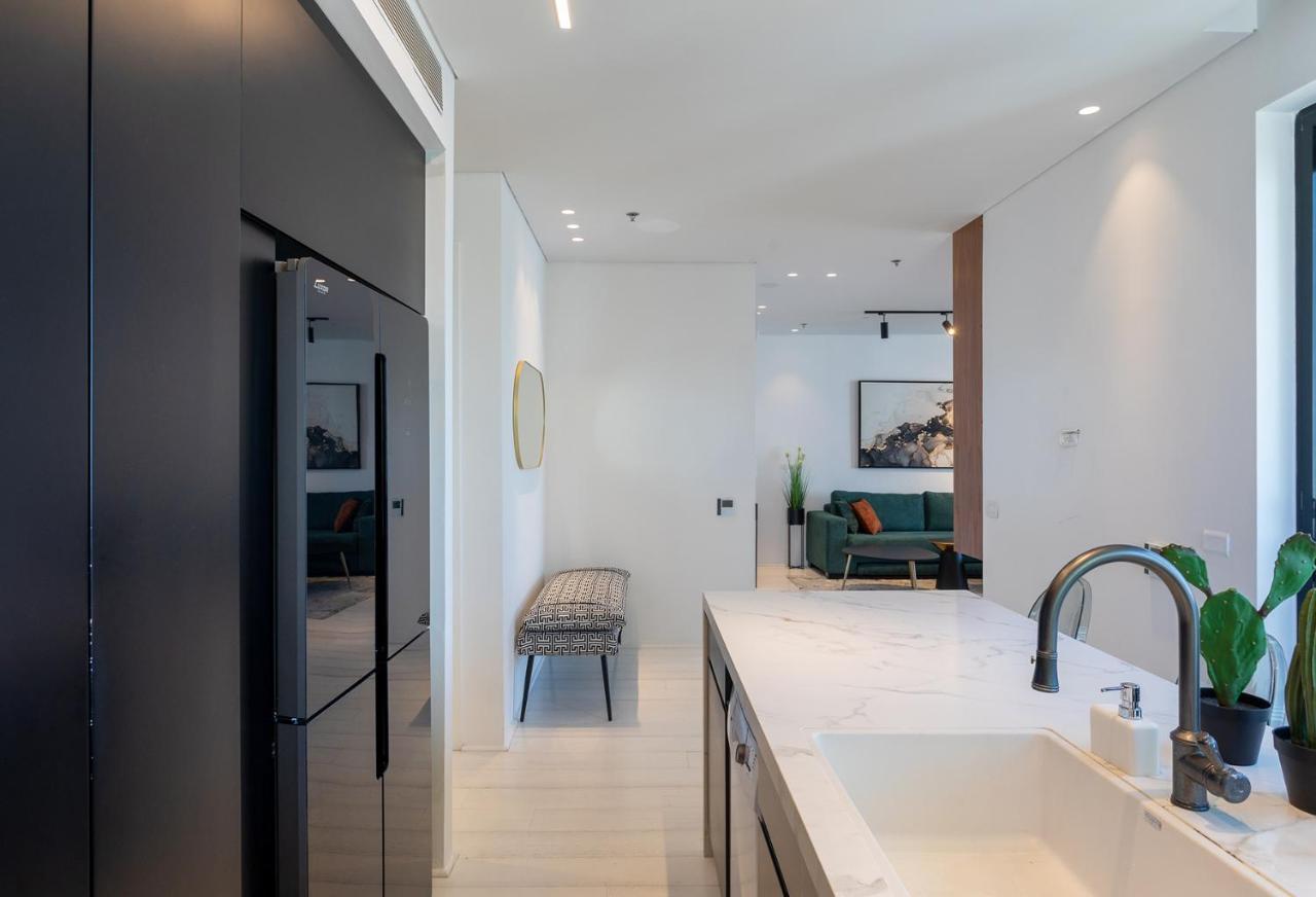 Yalarent Sea-Breeze Penthouse With Jacuzzi Apartment Бат Ям Екстериор снимка