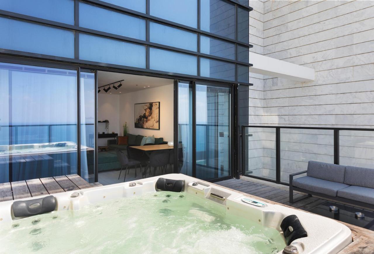 Yalarent Sea-Breeze Penthouse With Jacuzzi Apartment Бат Ям Екстериор снимка