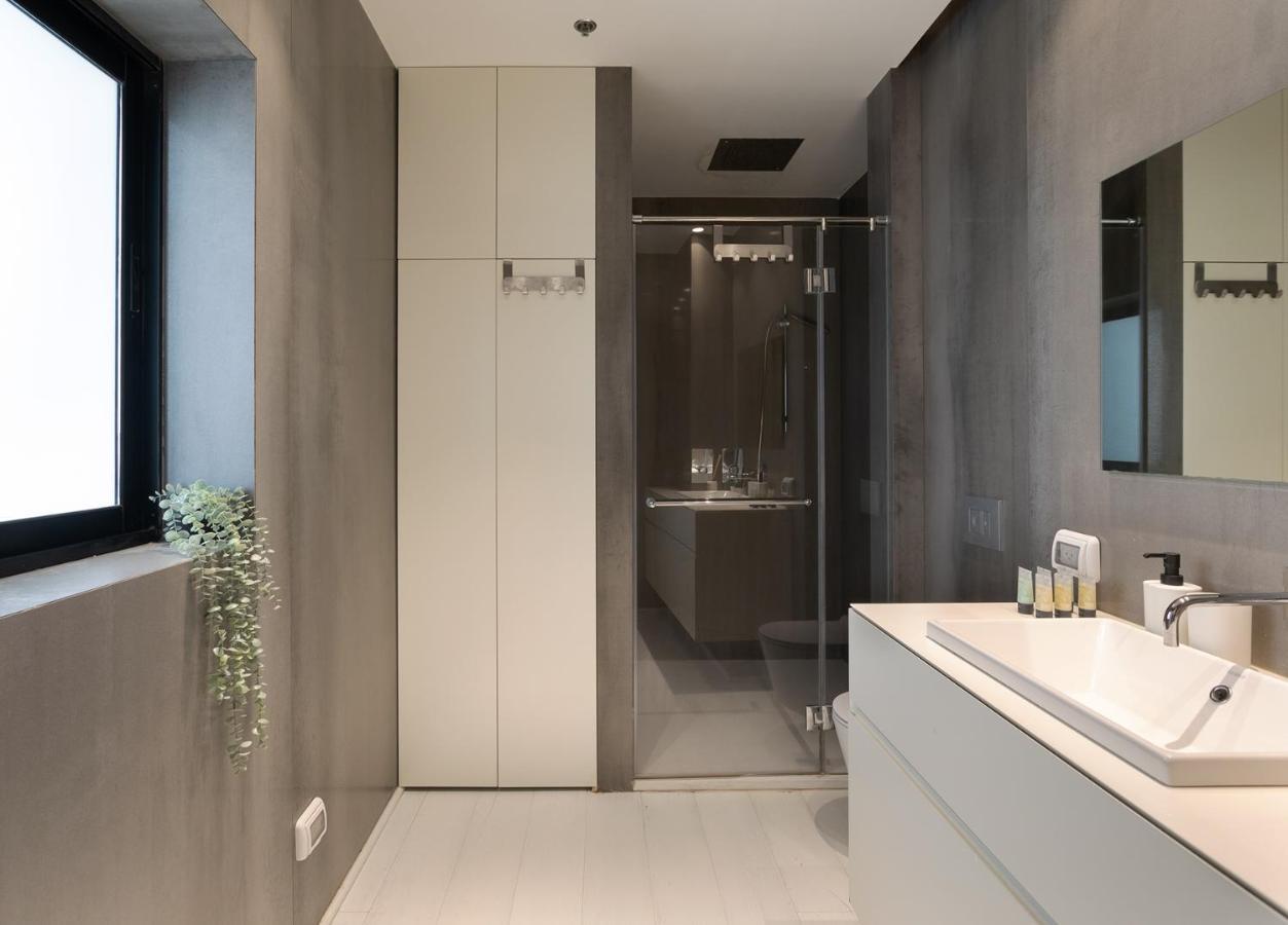 Yalarent Sea-Breeze Penthouse With Jacuzzi Apartment Бат Ям Екстериор снимка