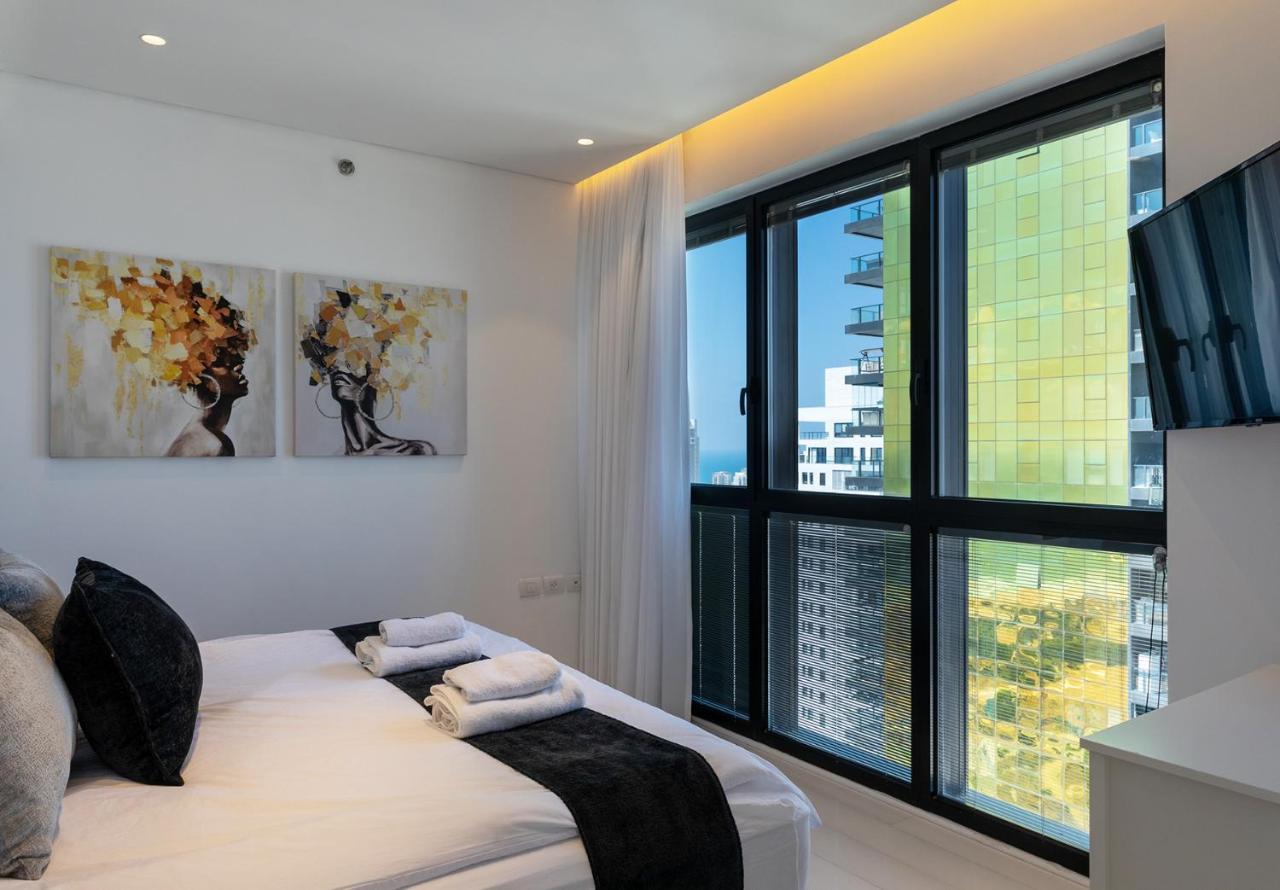 Yalarent Sea-Breeze Penthouse With Jacuzzi Apartment Бат Ям Екстериор снимка
