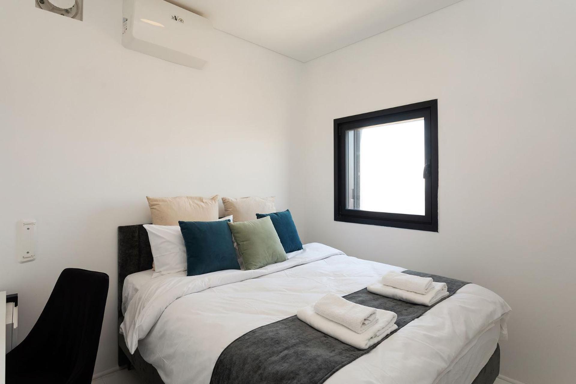 Yalarent Sea-Breeze Penthouse With Jacuzzi Apartment Бат Ям Екстериор снимка