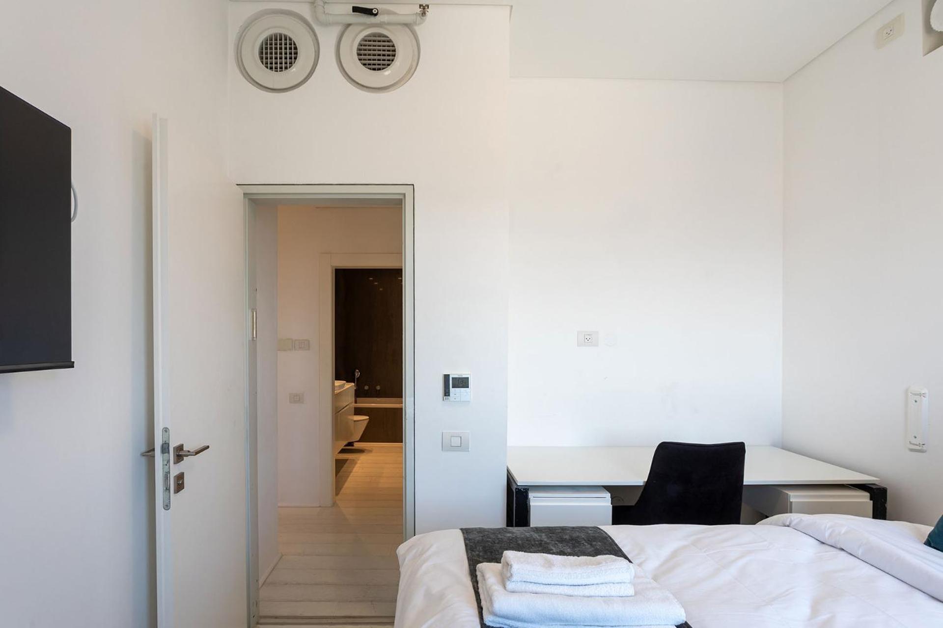 Yalarent Sea-Breeze Penthouse With Jacuzzi Apartment Бат Ям Екстериор снимка