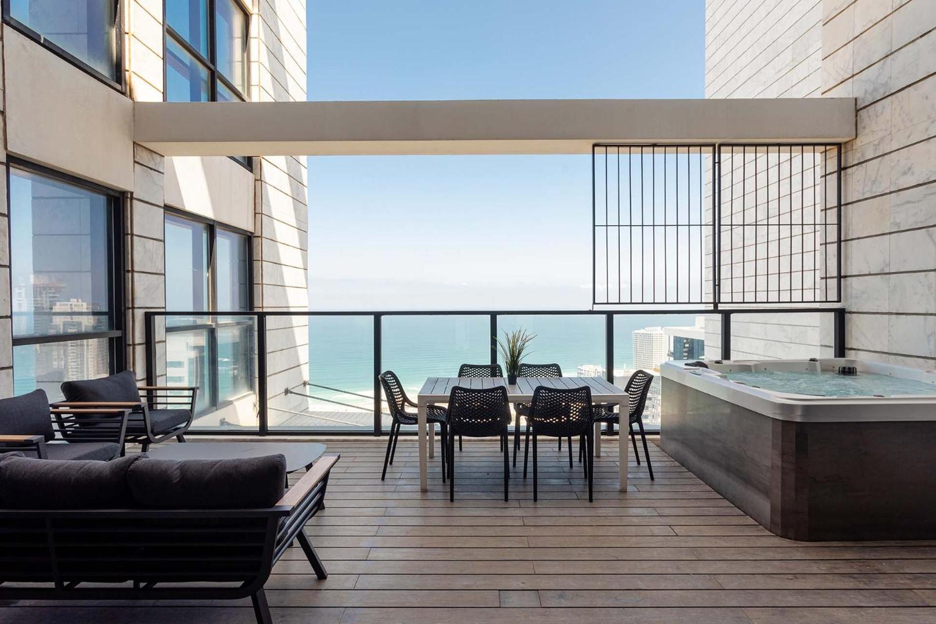 Yalarent Sea-Breeze Penthouse With Jacuzzi Apartment Бат Ям Екстериор снимка